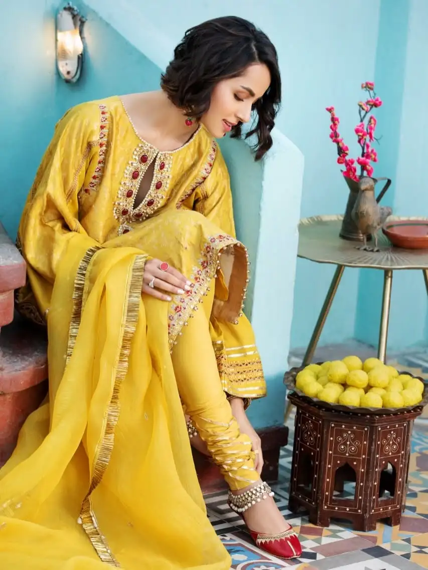 Nimra Khan - SixScreens