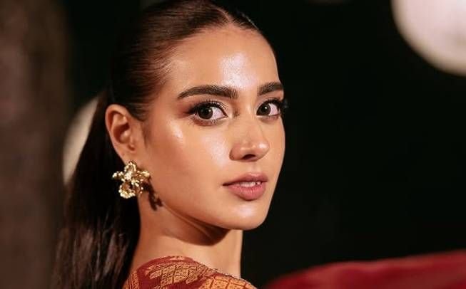 iqra-aziz