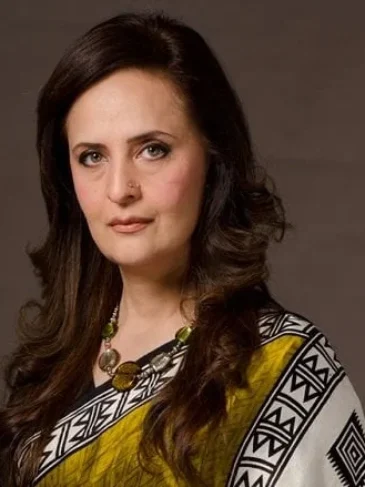 Hina Bayat