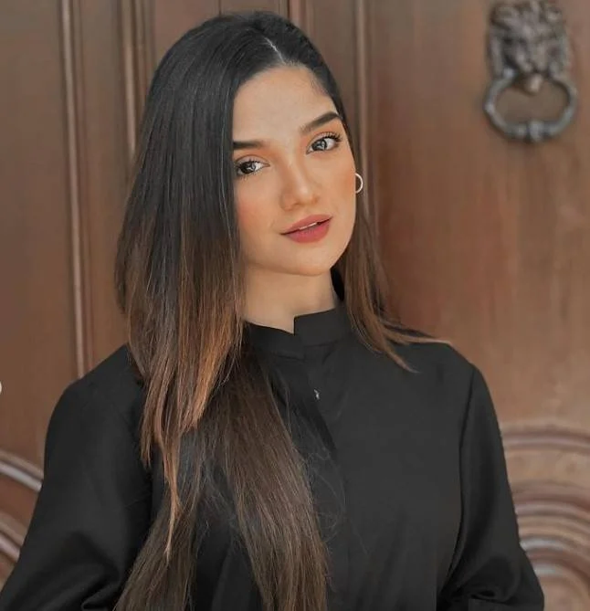 Romaisa Khan